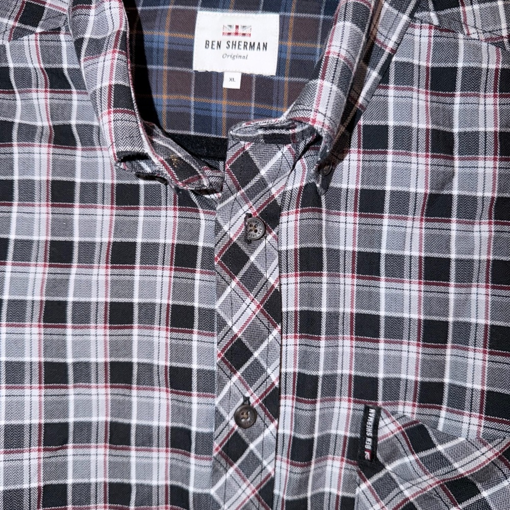 Ben Sherman Black, White, and Red Plaid Men's Shirt size XL like new